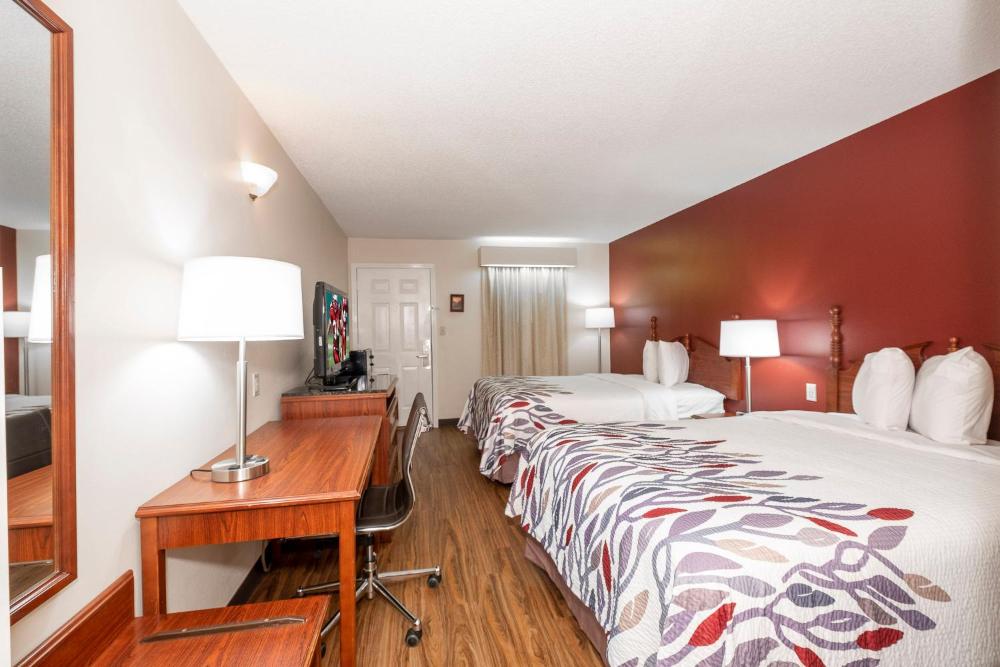 Deluxe Room with Two Double Beds Non-Smoking interior